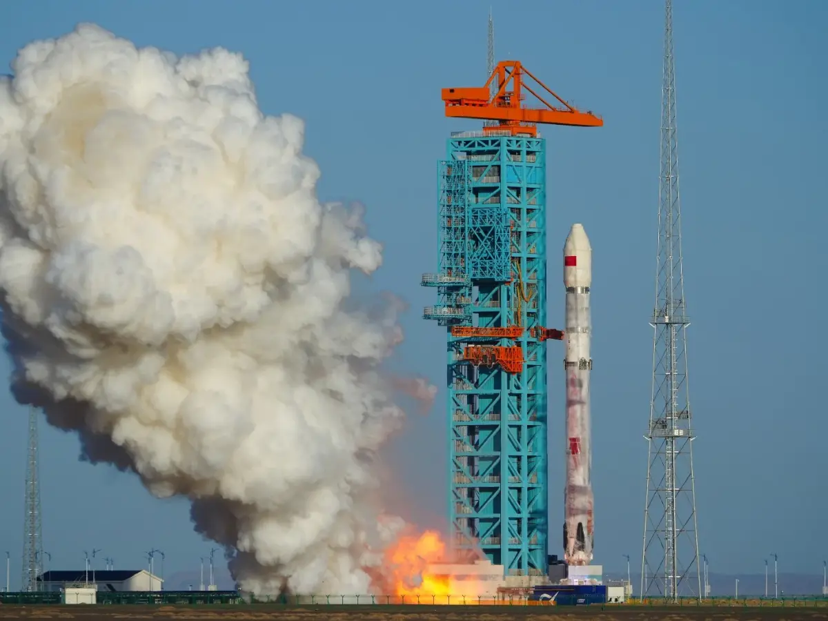 China lands reusable rocket booster, closes gap with SpaceX and Blue Origin