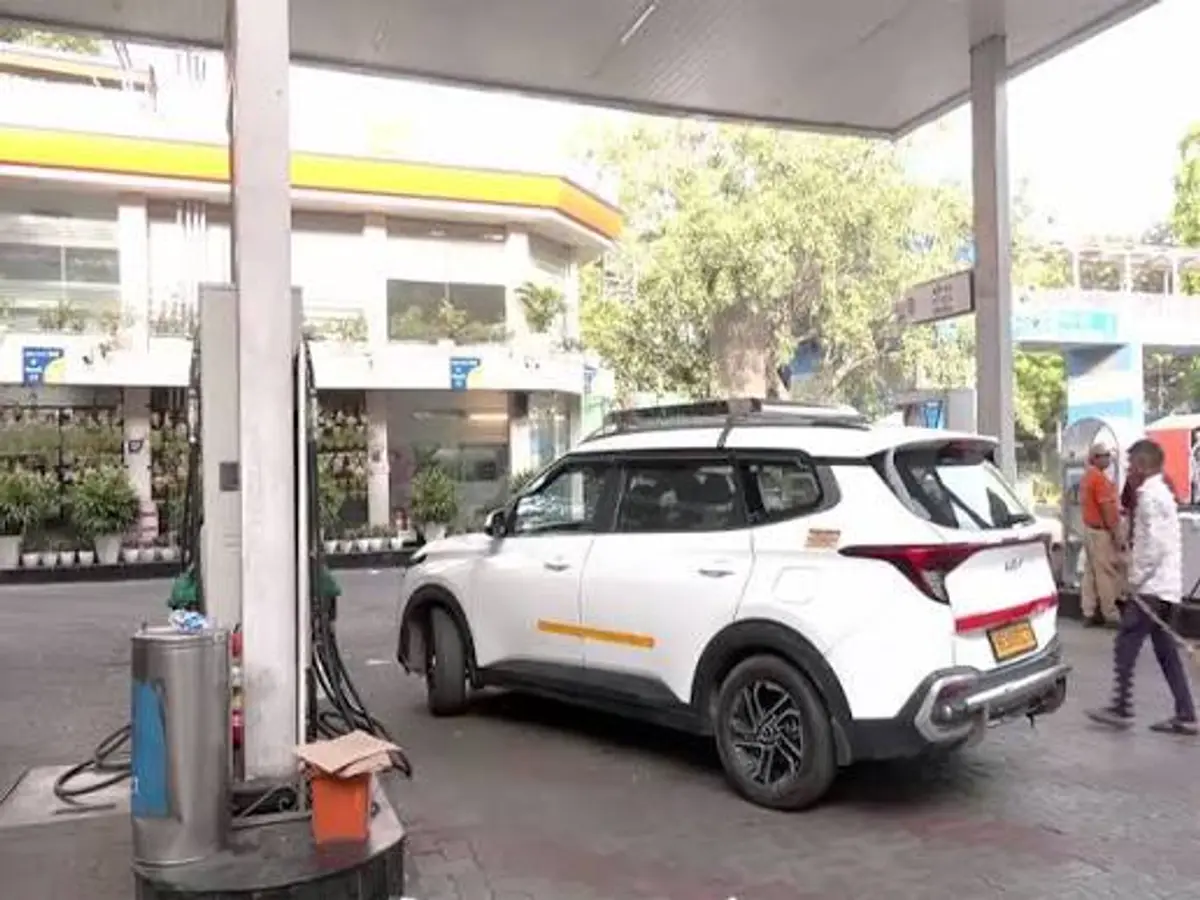 CNG cylinder blast at Delhi fuel pump kills two, injures six
