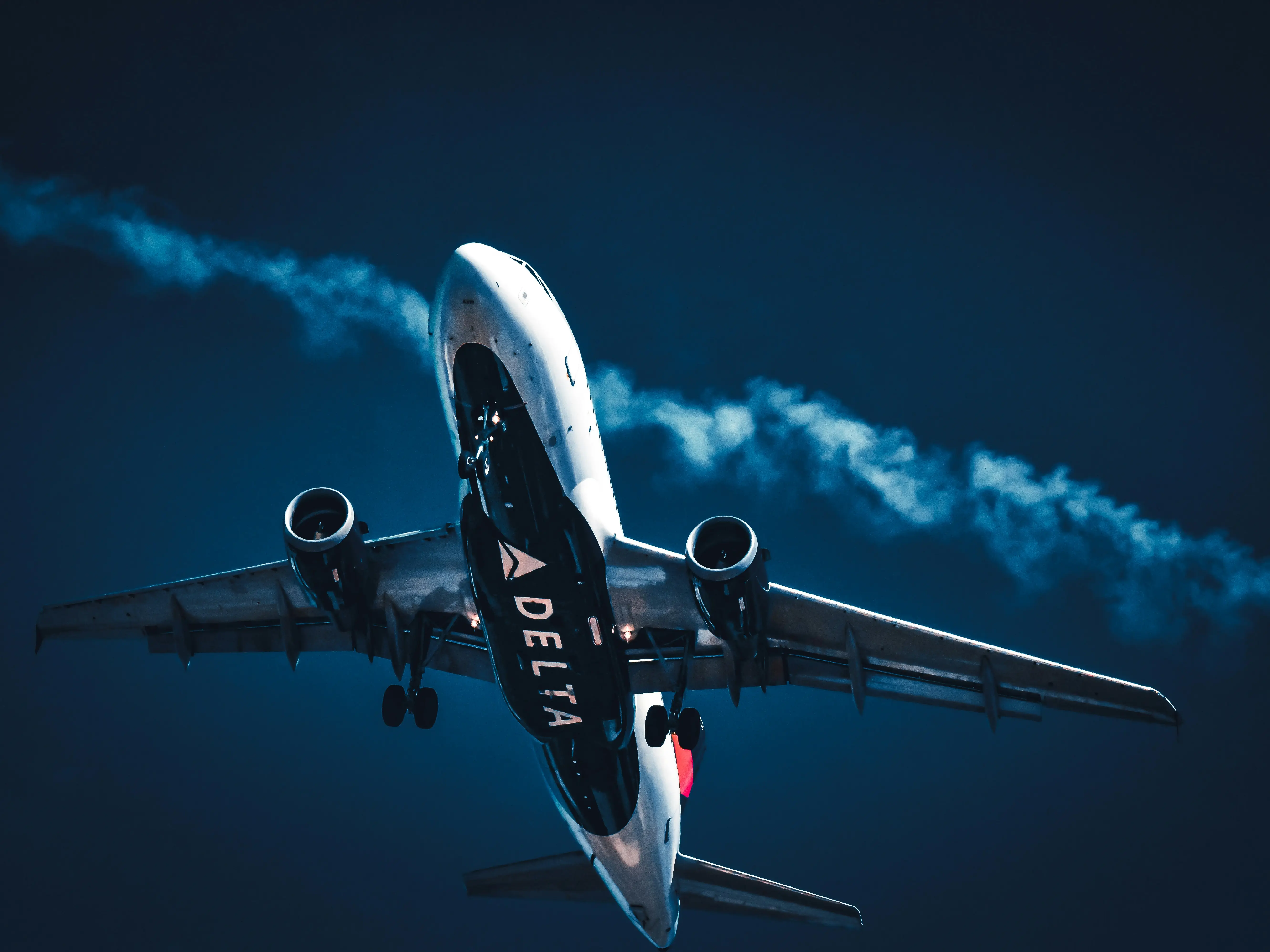 Passenger claims he suffered heart attack because seatbelt on Delta plane malfunctioned while landing Passenger claims he suffered heart attack because seatbelt on Delta plane malfunctioned while landing