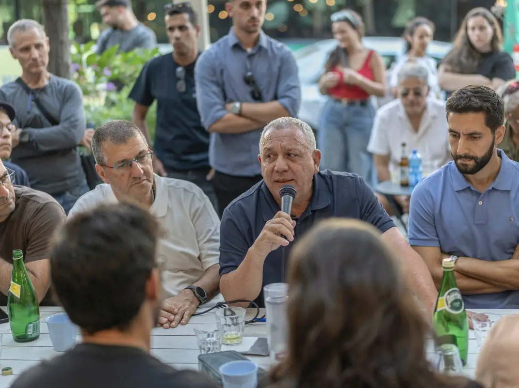 Gadi Eisenkot’s Yashar overtakes Netanyahu’s Likud in latest Israel poll Gadi Eisenkot’s Yashar overtakes Netanyahu’s Likud in latest Israel poll