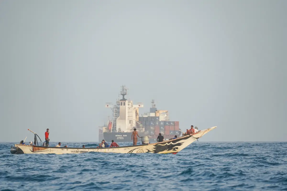 Yemen warns Houthis seek foothold near Bab el-Mandeb Strait