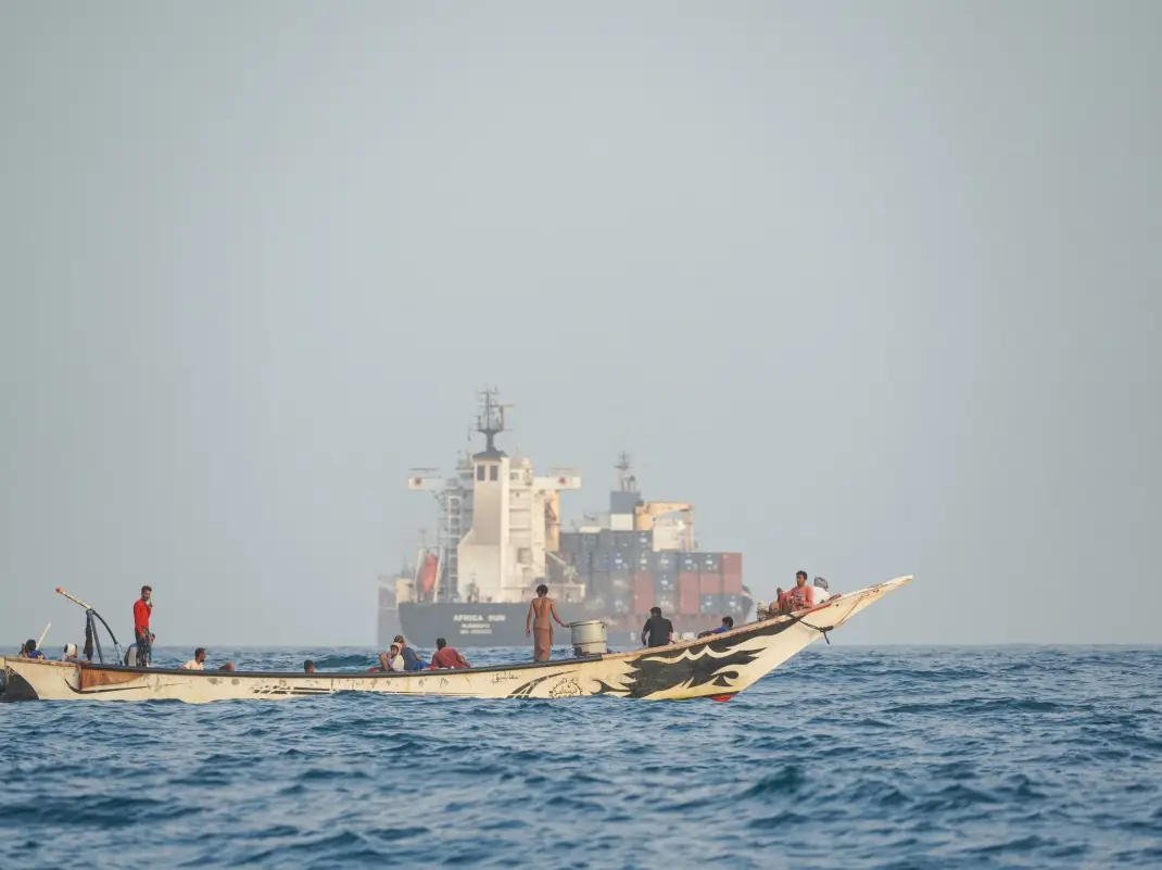 Yemen warns Houthis seek foothold near Bab el-Mandeb Strait Yemen warns Houthis seek foothold near Bab el-Mandeb Strait