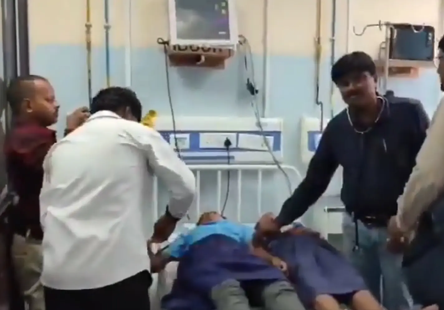 Students given detergent instead of salt in Bihar mid-day meal, shifted to hospital | Gravitas