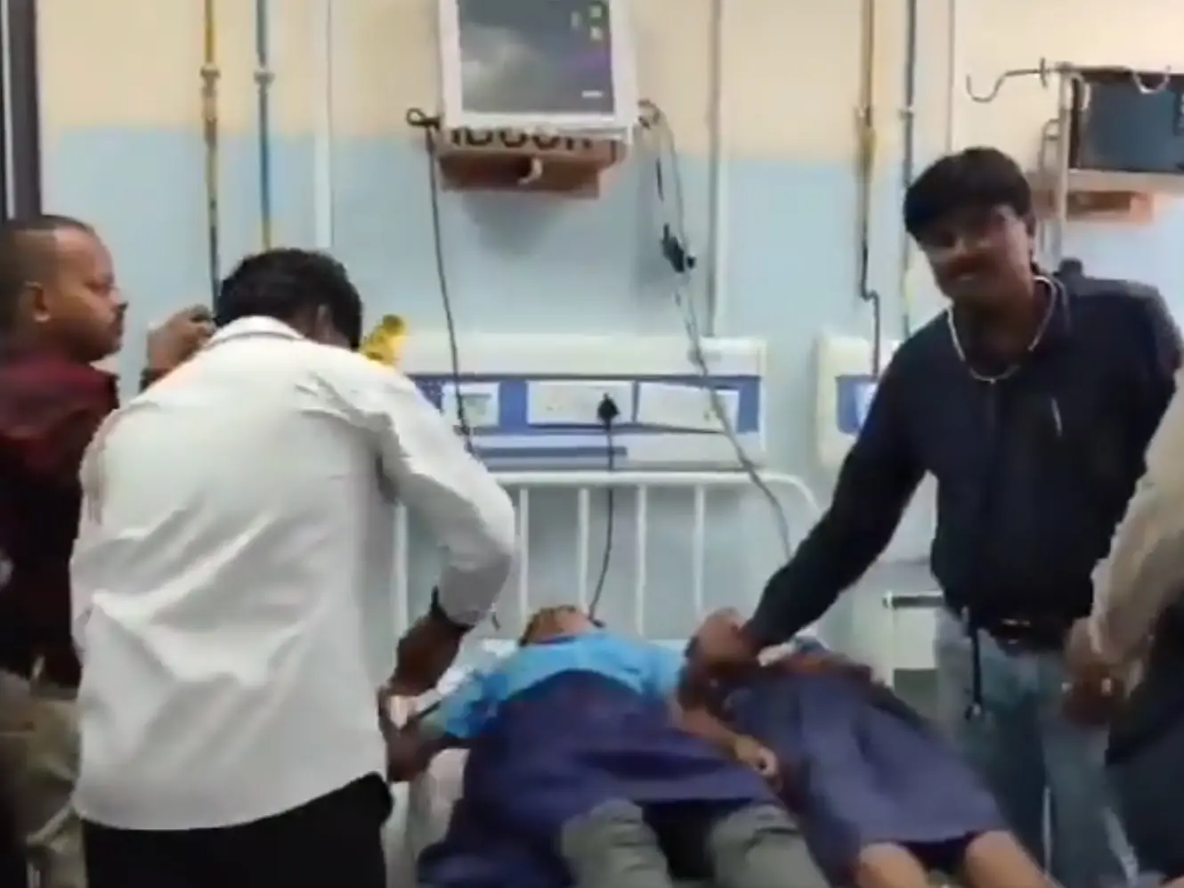 Students given detergent instead of salt in Bihar mid-day meal, shifted to hospital | Gravitas Students given detergent instead of salt in Bihar mid-day meal, shifted to hospital | Gravitas