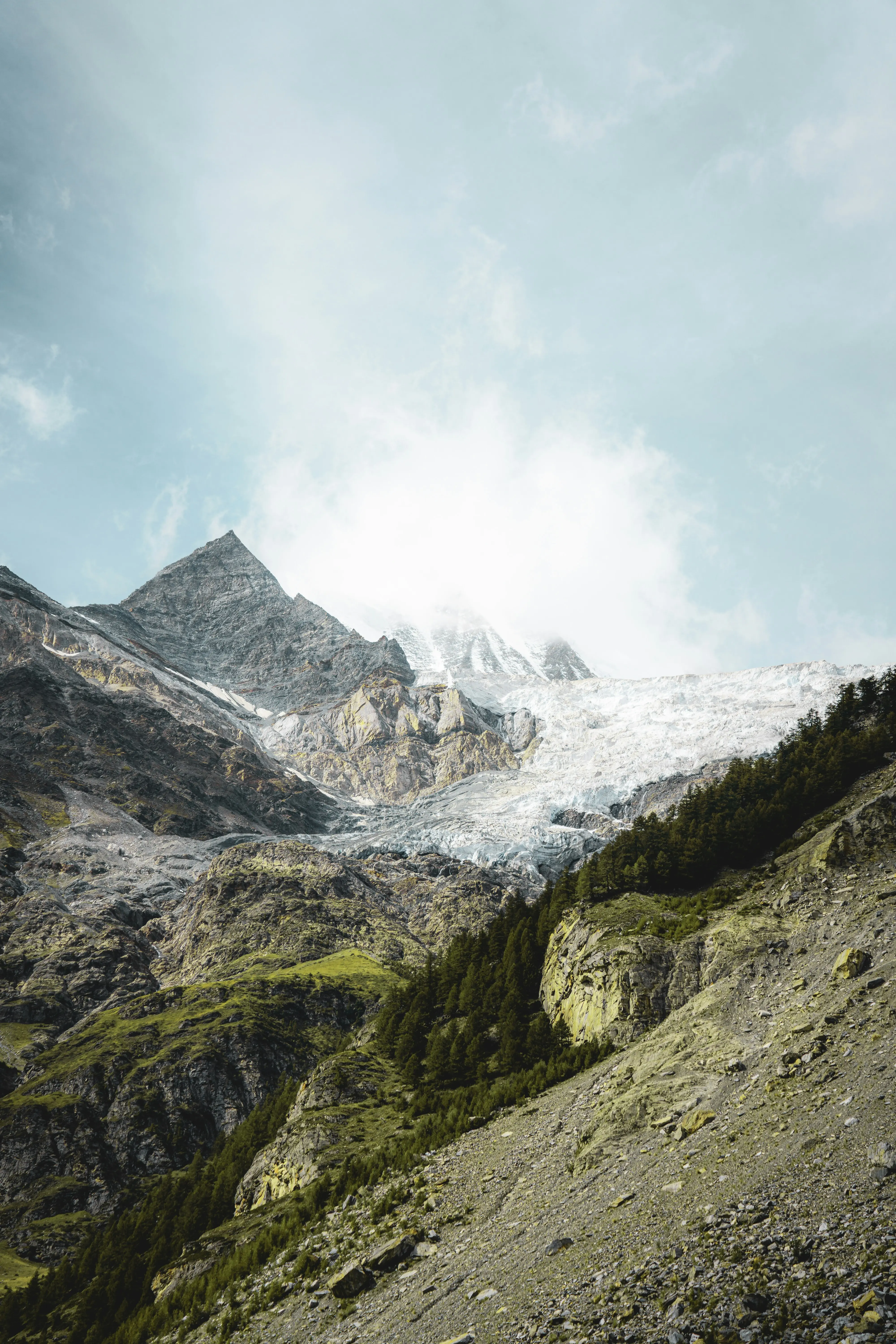 Bodies of hikers missing since 1992 found under melting Swiss glacier