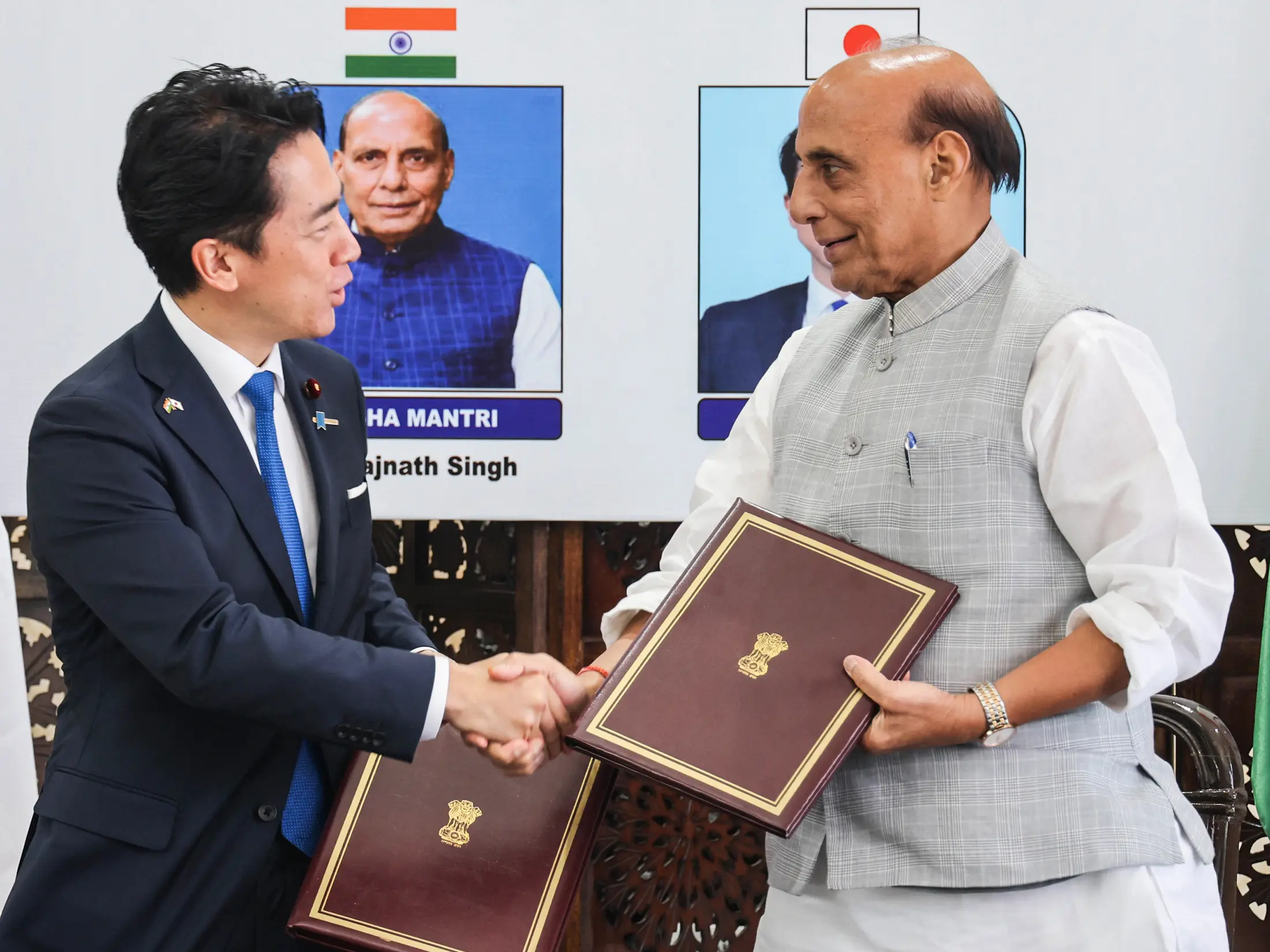 Watch: 'Arigato' meets 'Namaste' as Rajnath Singh bids Japan's defence minister farewell Watch: 'Arigato' meets 'Namaste' as Rajnath Singh bids Japan's defence minister farewell