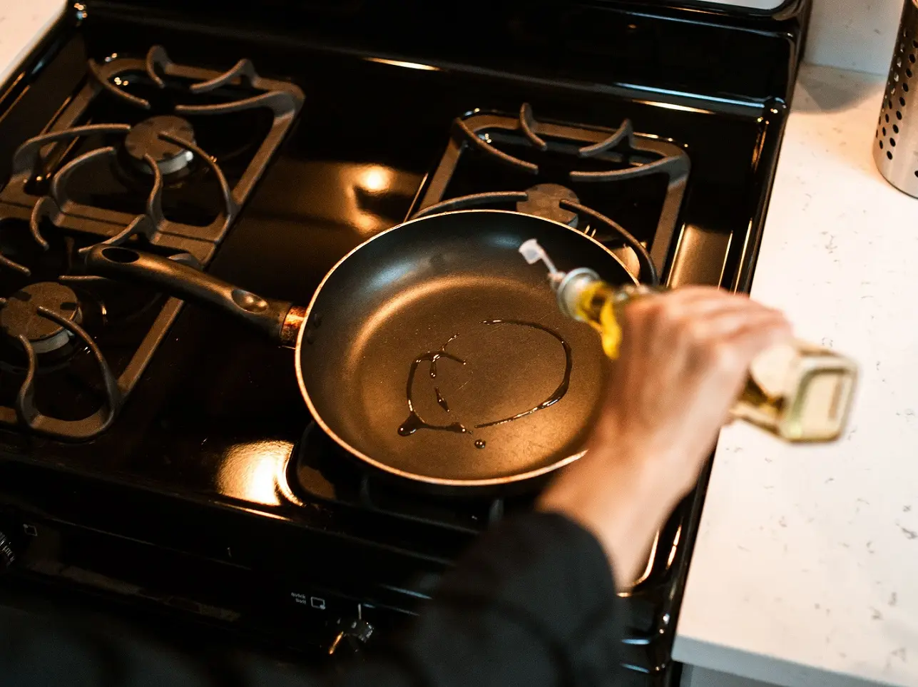 Maharashtra FDA cracks down on loose oil, reused cooking oil: What consumers need to know Maharashtra FDA cracks down on loose oil, reused cooking oil: What consumers need to know