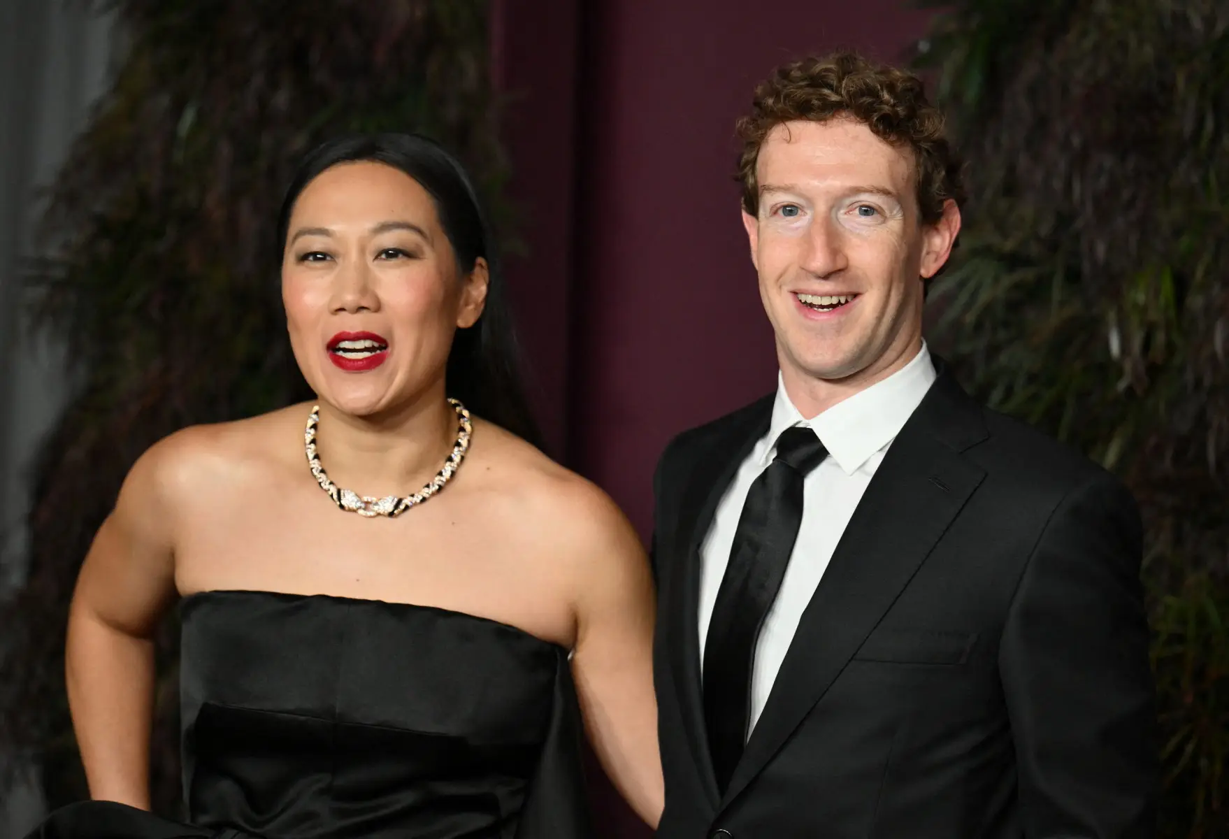 4.5-minute walk from dining room to kitchen: Zuckerberg buys 19th century Irish castle with a 'murderous' twist