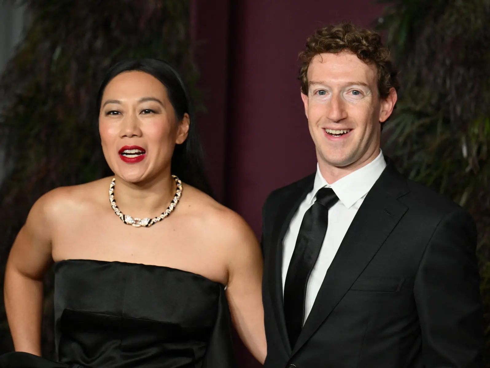 4.5-minute walk from dining room to kitchen: Zuckerberg buys 19th century Irish castle with a 'murderous' twist 4.5-minute walk from dining room to kitchen: Zuckerberg buys 19th century Irish castle with a 'murderous' twist