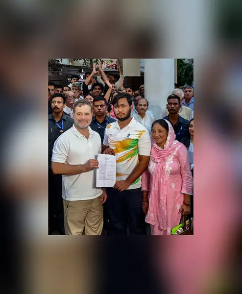 Delhi Police registers FIR over student's alleged pellet injuries after Rahul Gandhi's six-hour dharna Delhi Police registers FIR over student's alleged pellet injuries after Rahul Gandhi's six-hour dharna