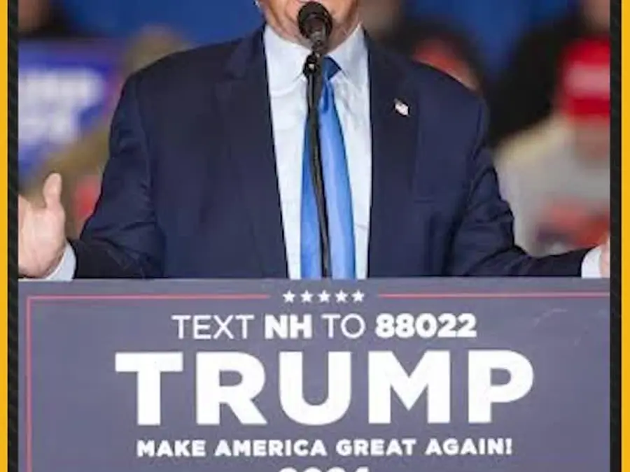 Trump Praises Karoline Leavitt At South Carolina Rally | Crowd Erupts In Cheers  