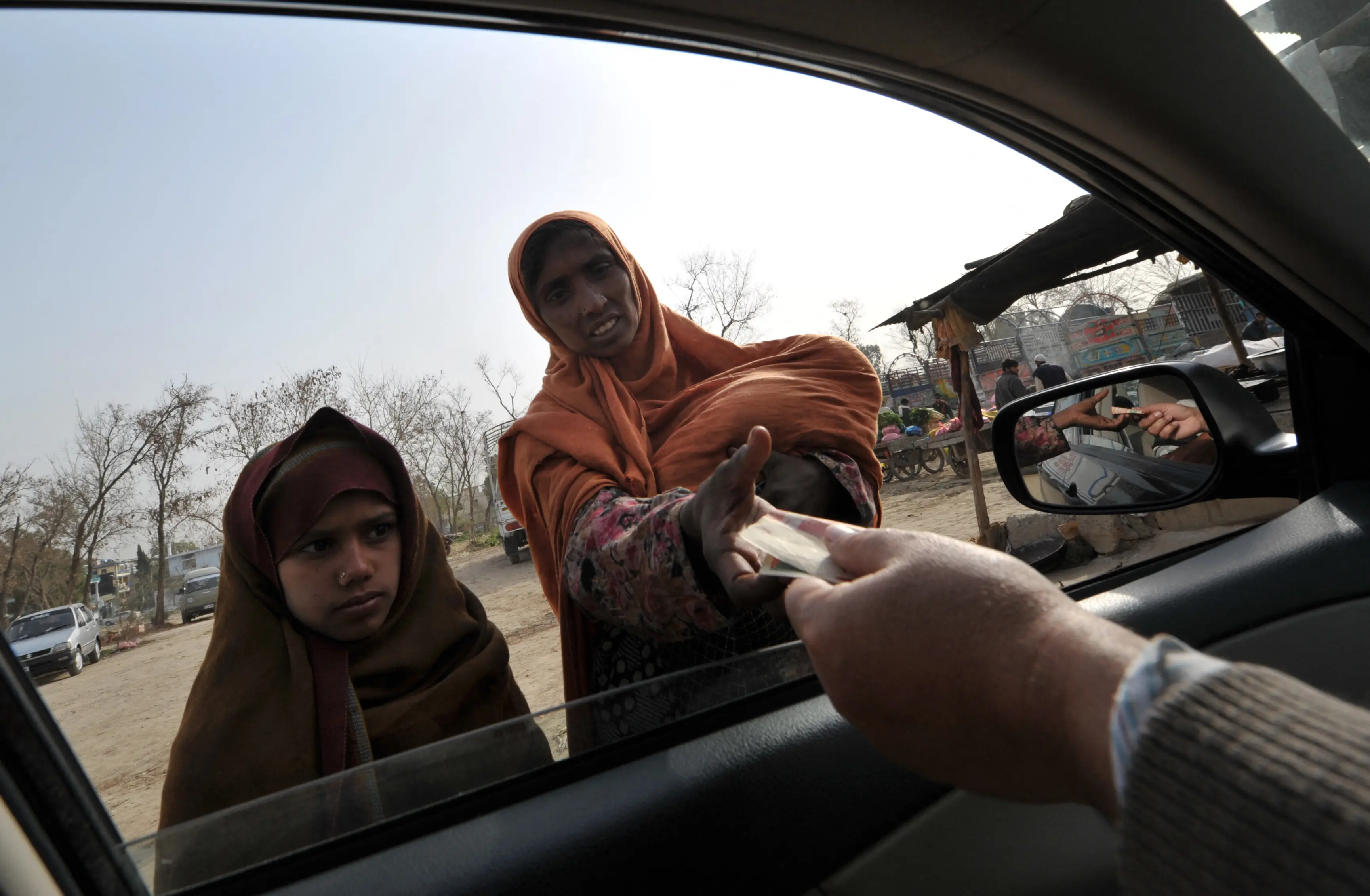 Over 20,000 Pakistanis deported from Gulf countries in four months. Here's Why