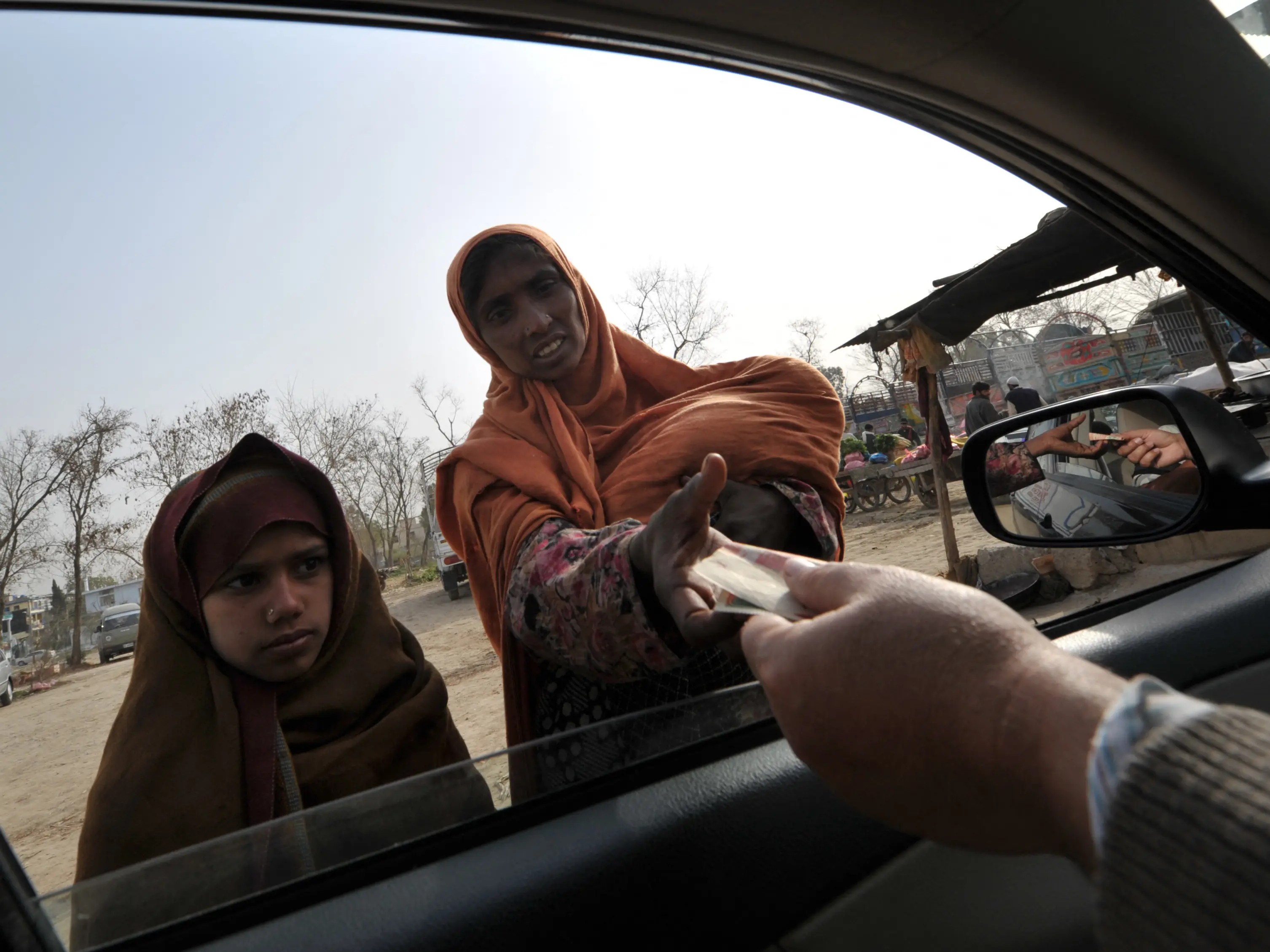 Over 20,000 Pakistanis deported from Gulf countries in four months. Here's Why Over 20,000 Pakistanis deported from Gulf countries in four months. Here's Why