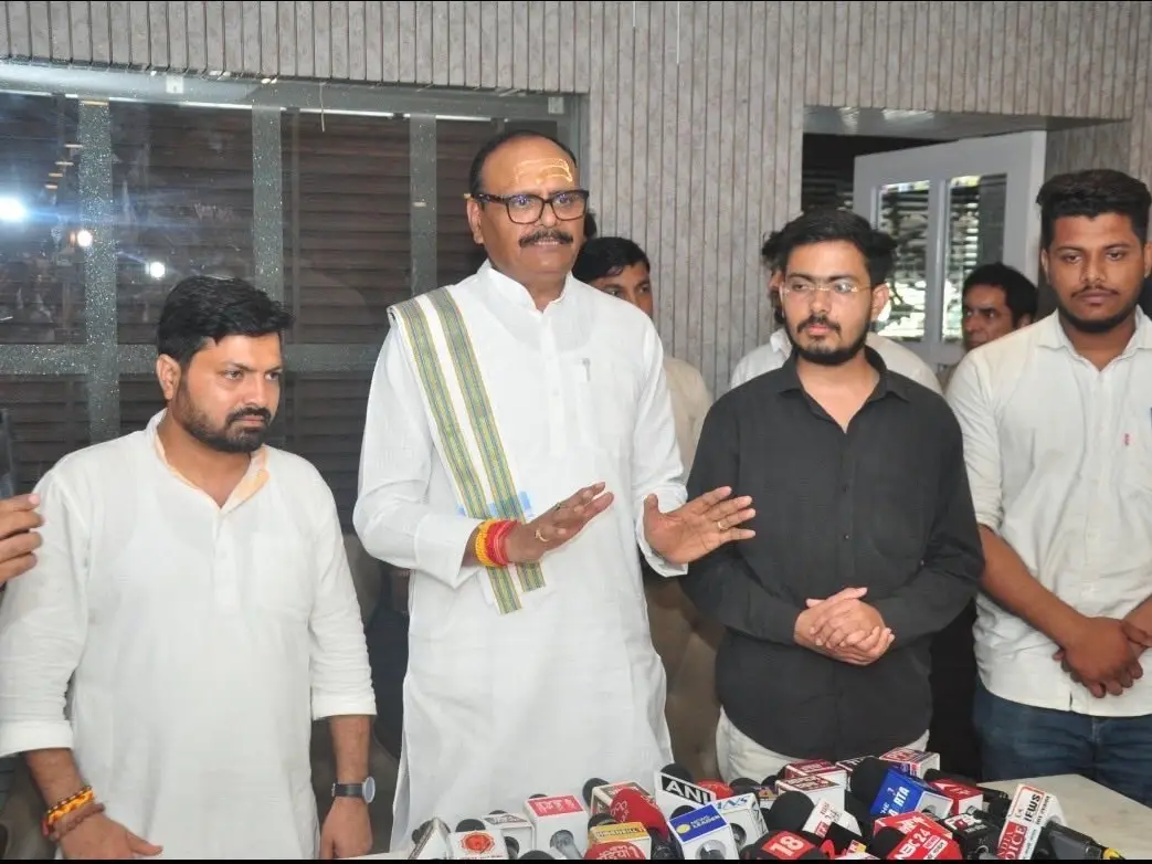 UP Deputy CM Brajesh Pathak meets anti reservation activists, assures Centre will consider demands UP Deputy CM Brajesh Pathak meets anti reservation activists, assures Centre will consider demands