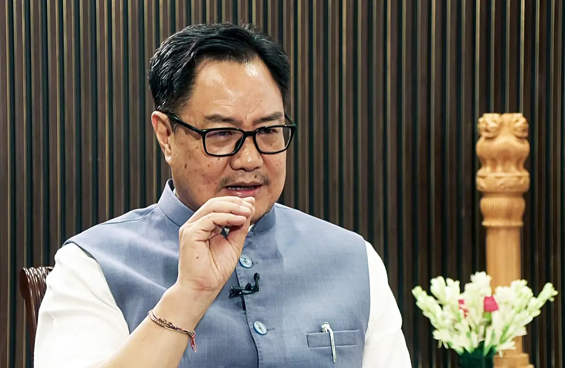 Kiren Rijiju takes dig at Rahul Gandhi over river swimming, says ‘Mein yahan ka khiladi hun’