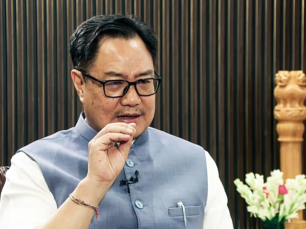 Kiren Rijiju takes dig at Rahul Gandhi over river swimming, says ‘Mein yahan ka khiladi hun’ Kiren Rijiju takes dig at Rahul Gandhi over river swimming, says ‘Mein yahan ka khiladi hun’