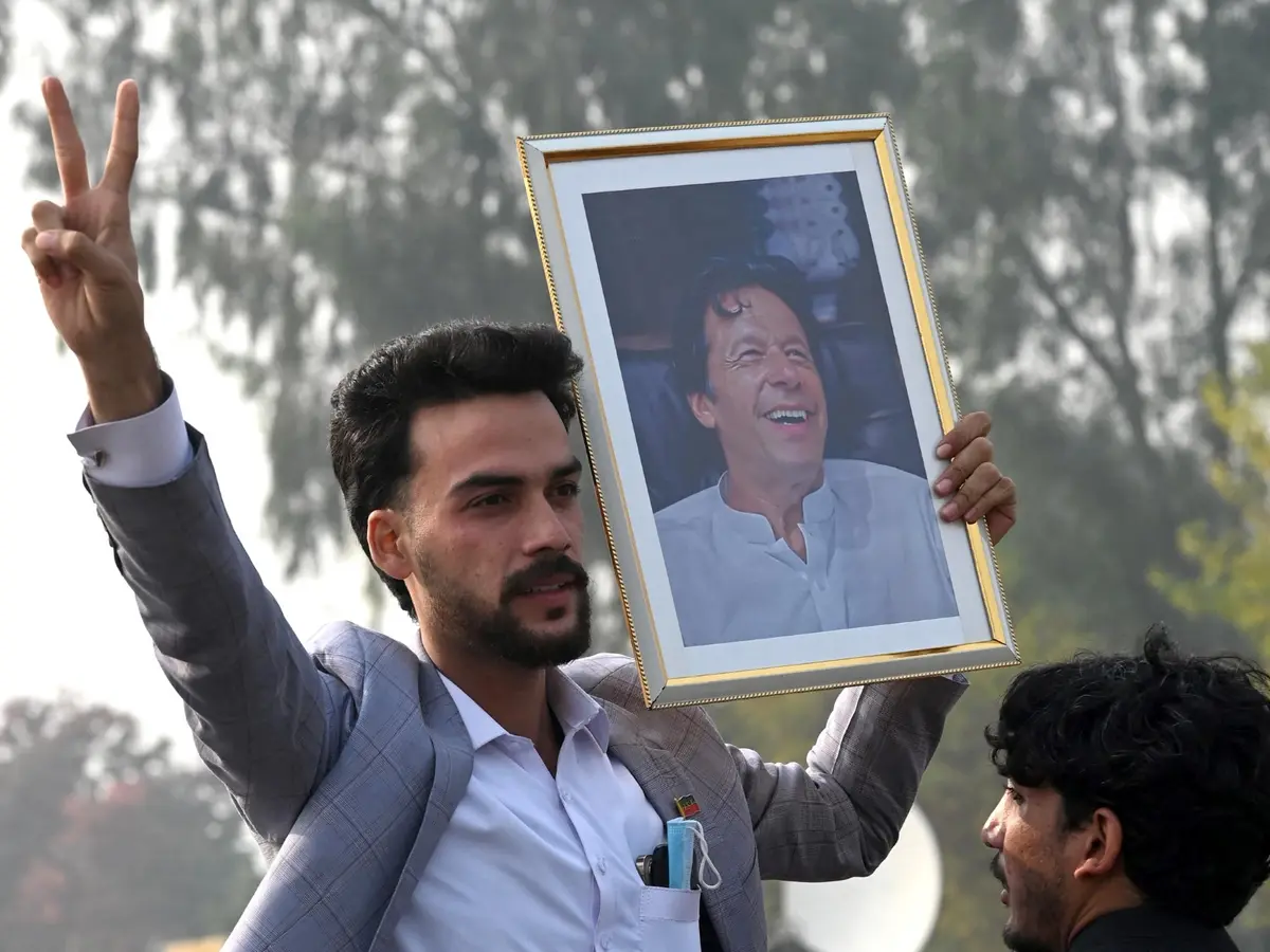 Gavaskar, Kapil among 21 ex-captains to appeal Pak PM for Imran Khan's health