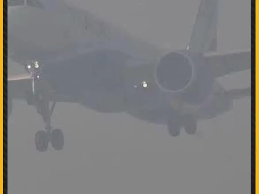 Delhi: heavy rain, thunderstorms disrupt airport operations 
