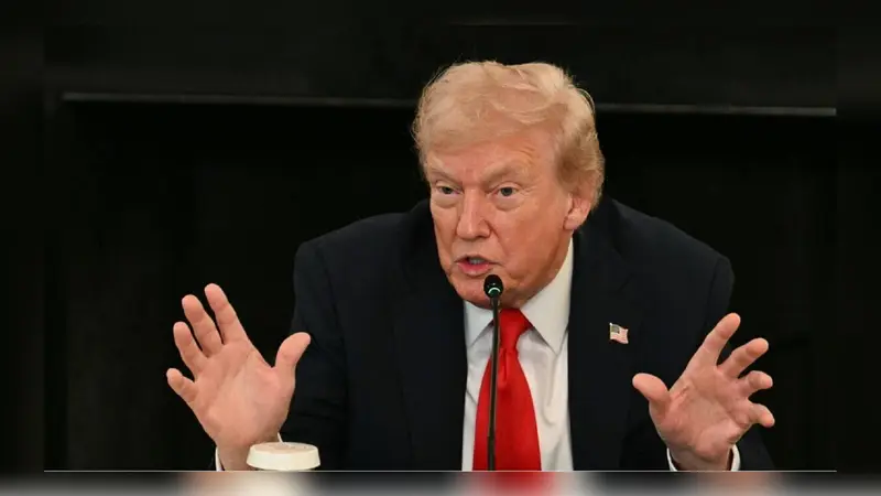 Trump sets stage for new sanctions unveiling, says Iran is ‘completely collapsing’ Trump sets stage for new sanctions unveiling, says Iran is ‘completely collapsing’