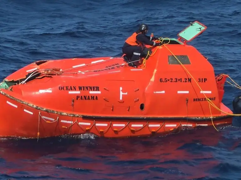 Indian and Chinese maritime centres coordinate rescue efforts for missing vessel with Chinese nationals in Bay of Bengal Indian and Chinese maritime centres coordinate rescue efforts for missing vessel with Chinese nationals in Bay of Bengal