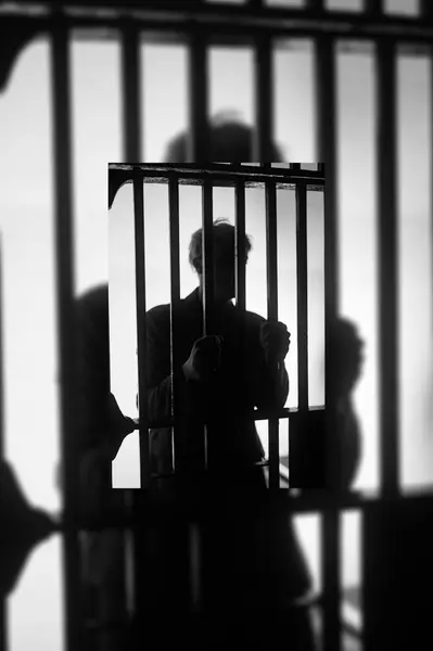 Gravitas | Muslim gangs force white prisoners to convert to Islam; UK MP seeks government probe Gravitas | Muslim gangs force white prisoners to convert to Islam; UK MP seeks government probe