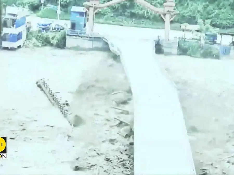 India ramps up efforts to rescue Indians in Kathmandu, MEA says 288 Indians uncontactable