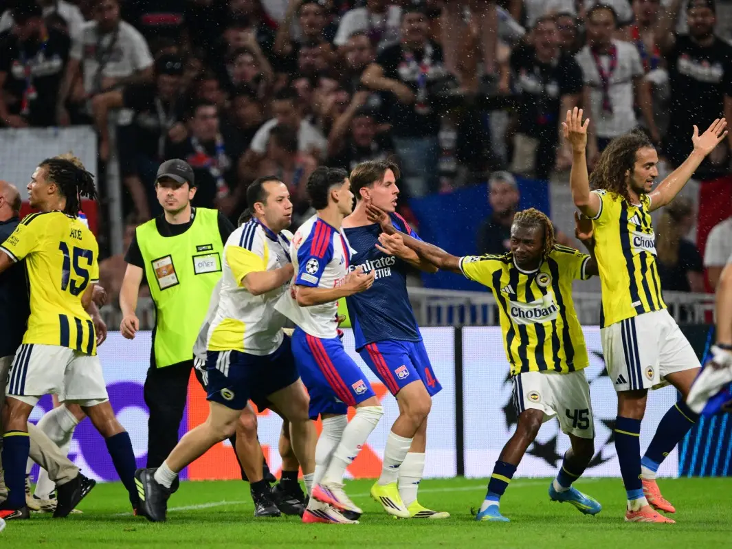Matteo Guendouzi at centre of brawl after Fenerbahce seal Champions League return at Lyon Matteo Guendouzi at centre of brawl after Fenerbahce seal Champions League return at Lyon