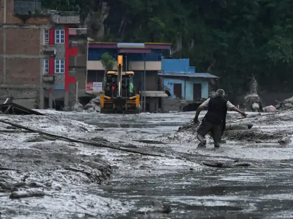 Nepal flood death toll rises to 392; rescue teams battle mounds of mud and debris Nepal flood death toll rises to 392; rescue teams battle mounds of mud and debris