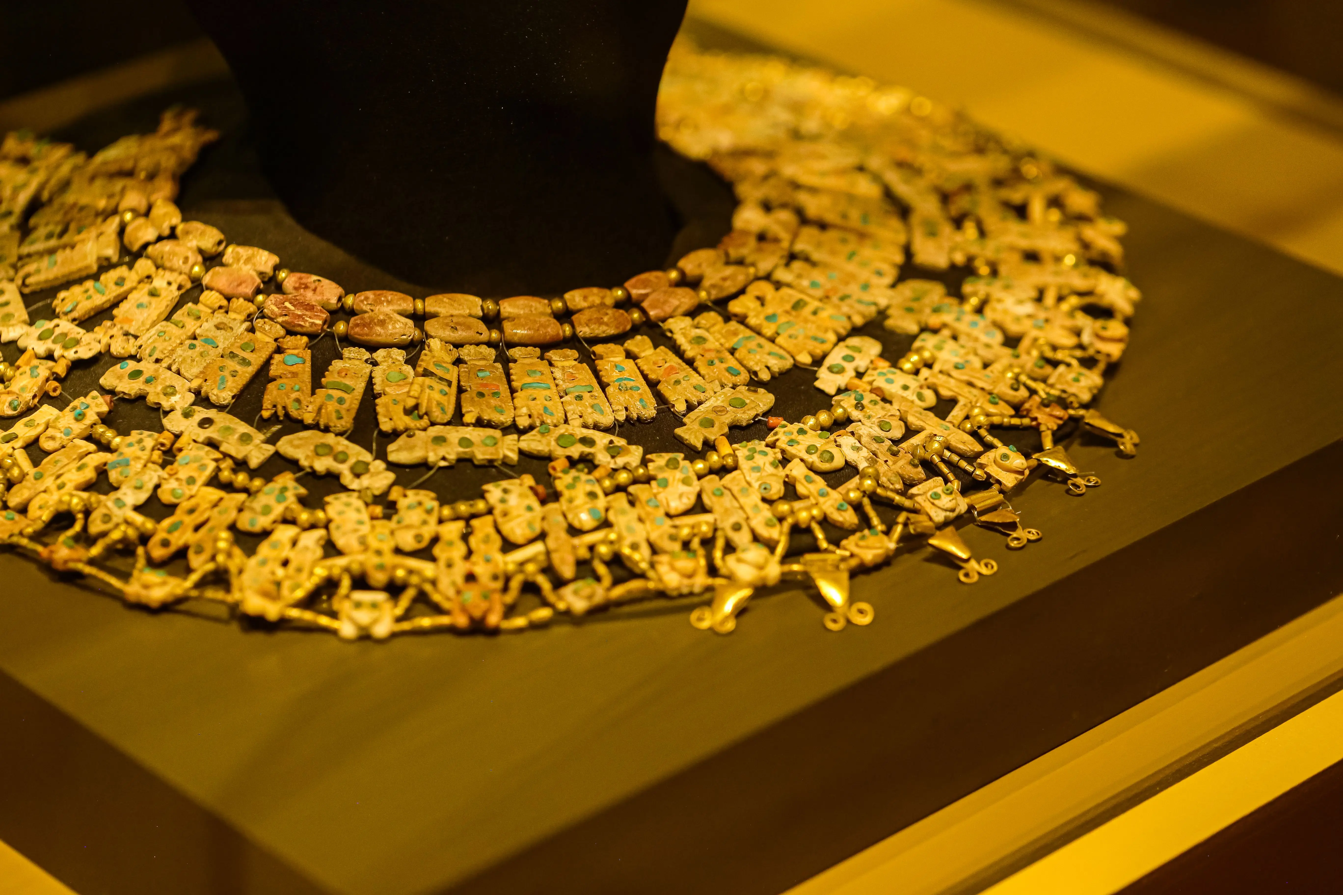 They bought tickets to steal: Thieves walk into Austria museum and flee with 200-carat platinum diamond necklace