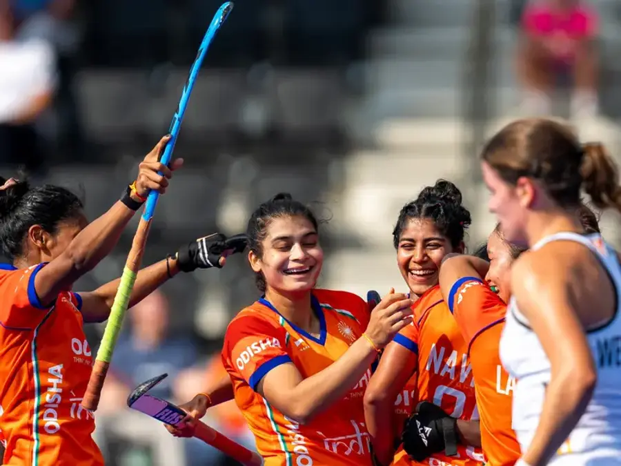 Hockey India announces INR 50 lakh cash reward for women’s team