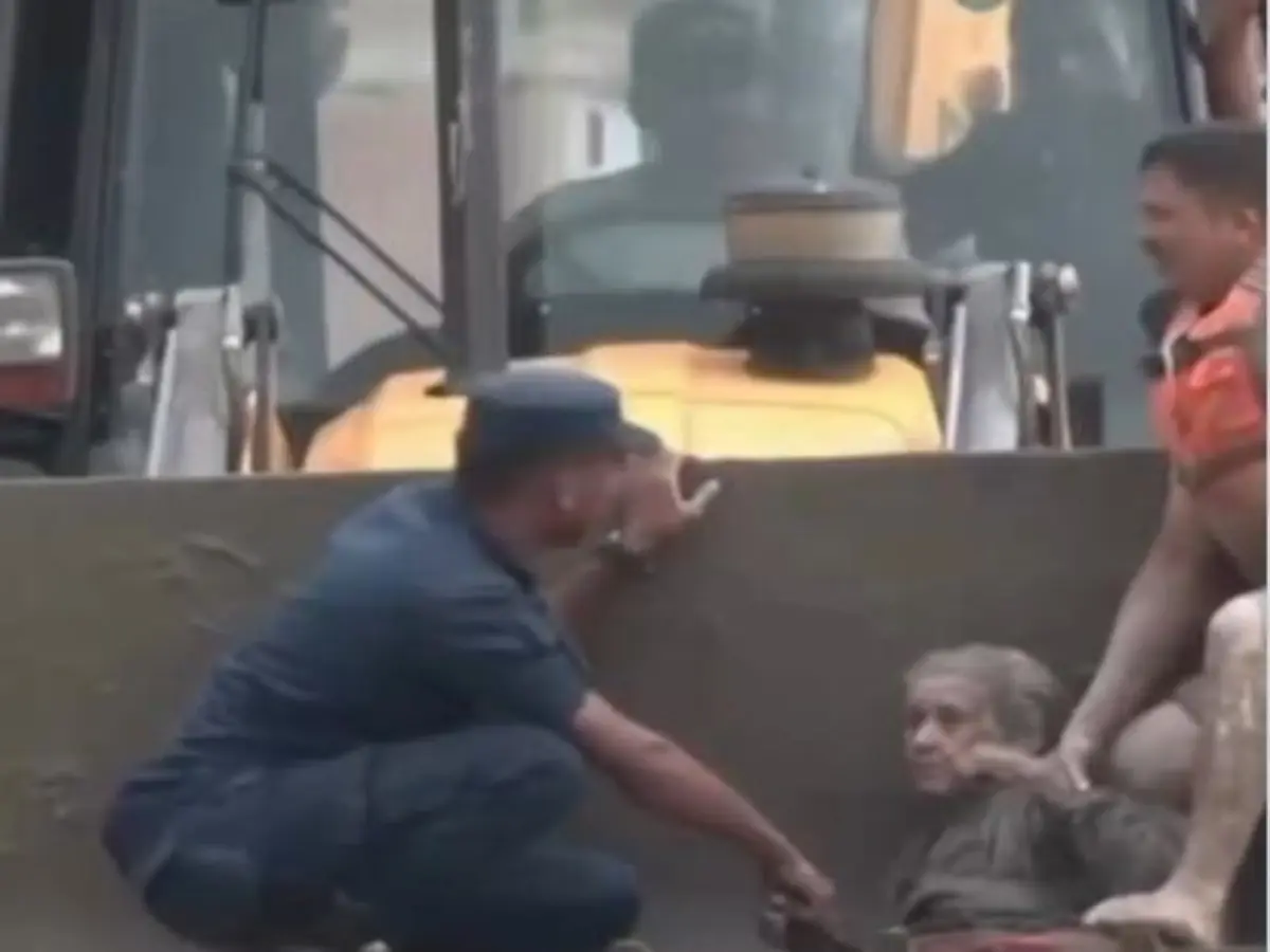 Face of Nepal floods: 97-year-old pulled alive from rubble after hours-long operation Face of Nepal floods: 97-year-old pulled alive from rubble after hours-long operation