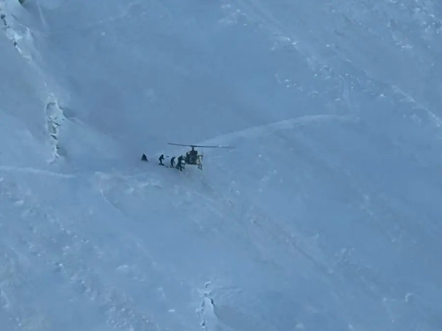 No room for error: Indian army pilots execute daring rescue at 18,600 ft near Nun Kun - VIDEO