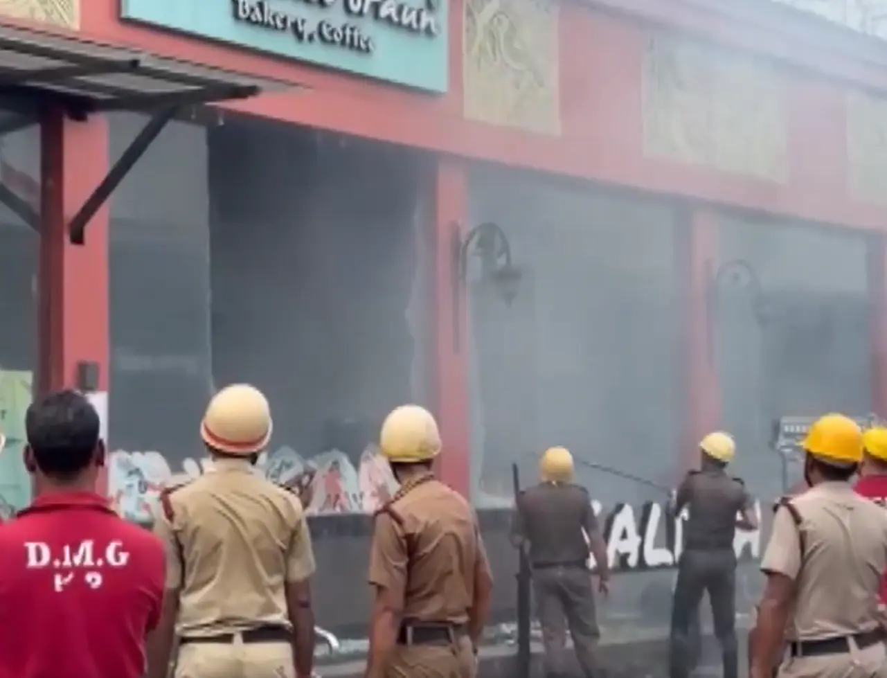 Fire breaks out at food plaza outside Kolkata’s Sealdah station