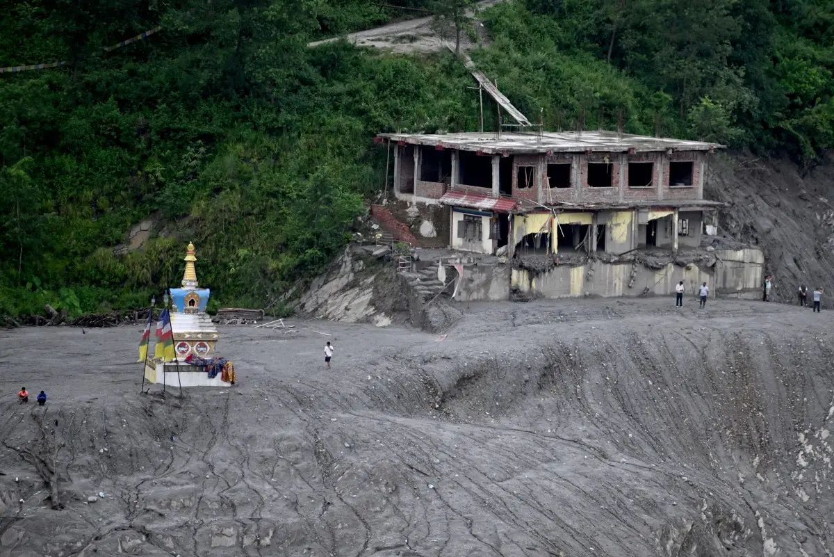 Nepal floods: A saree saves 21 Tamil Nadu pilgrims on Mount Kailash yatra. This is how