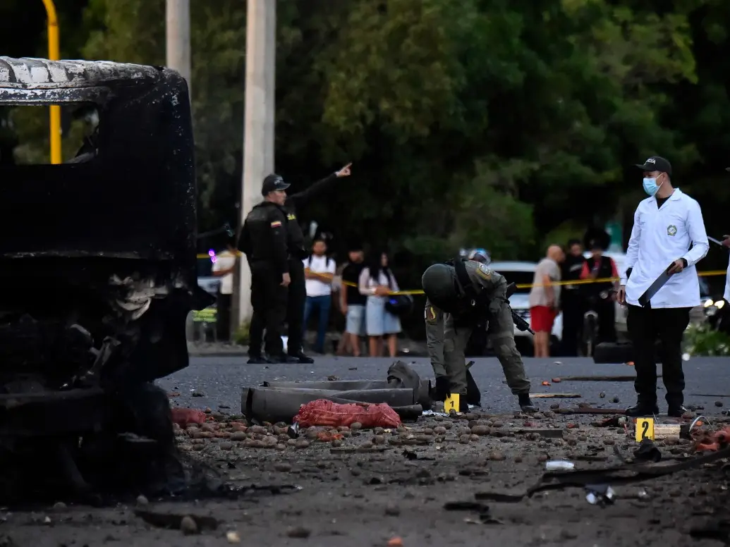 Car bomb explodes outside Mexico police station, leaves seven people injured Car bomb explodes outside Mexico police station, leaves seven people injured