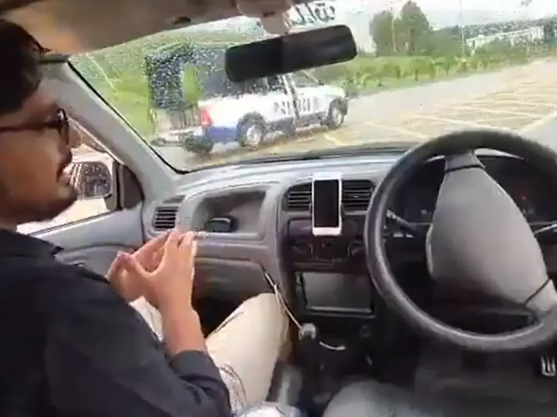 WATCH | Pakistan journalist films ‘self-driving’ car in Islamabad. What happened next? WATCH | Pakistan journalist films ‘self-driving’ car in Islamabad. What happened next?