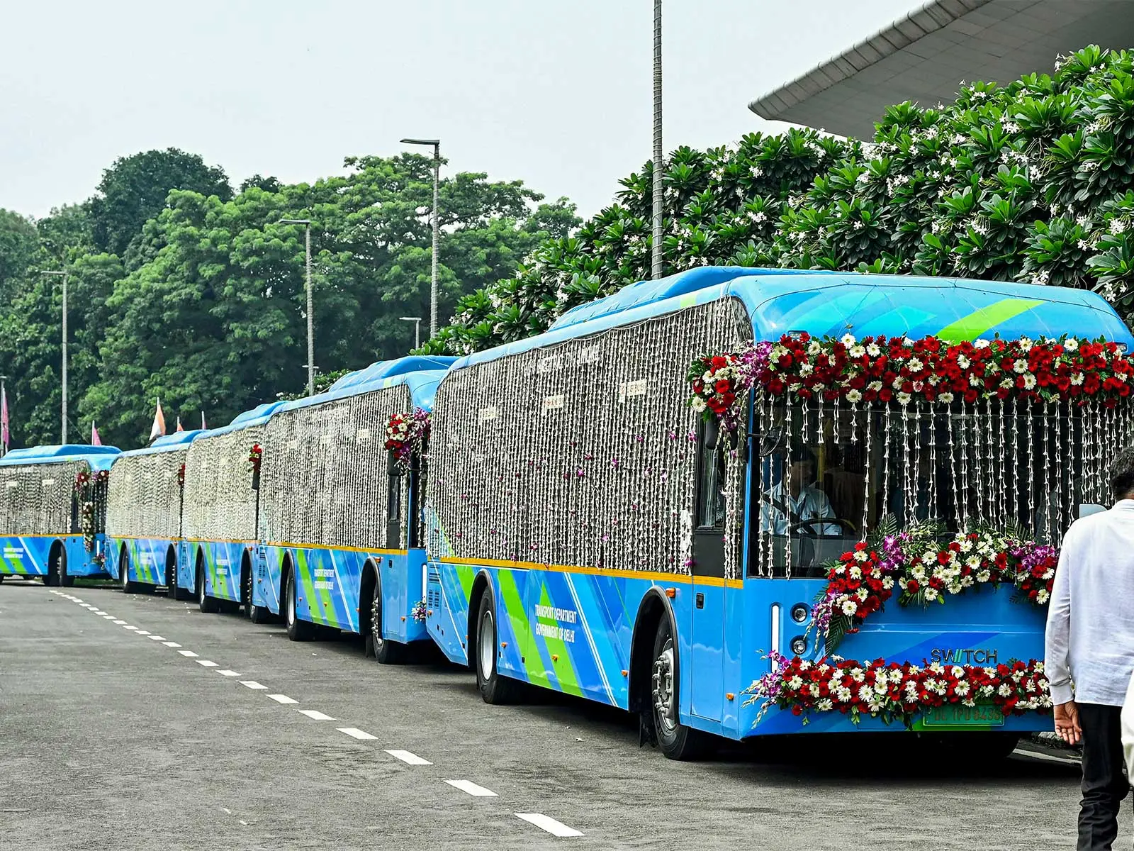 Panic buttons, tracking devices, no curtains: Delhi announces new regulations for buses after Noida gang-rape case