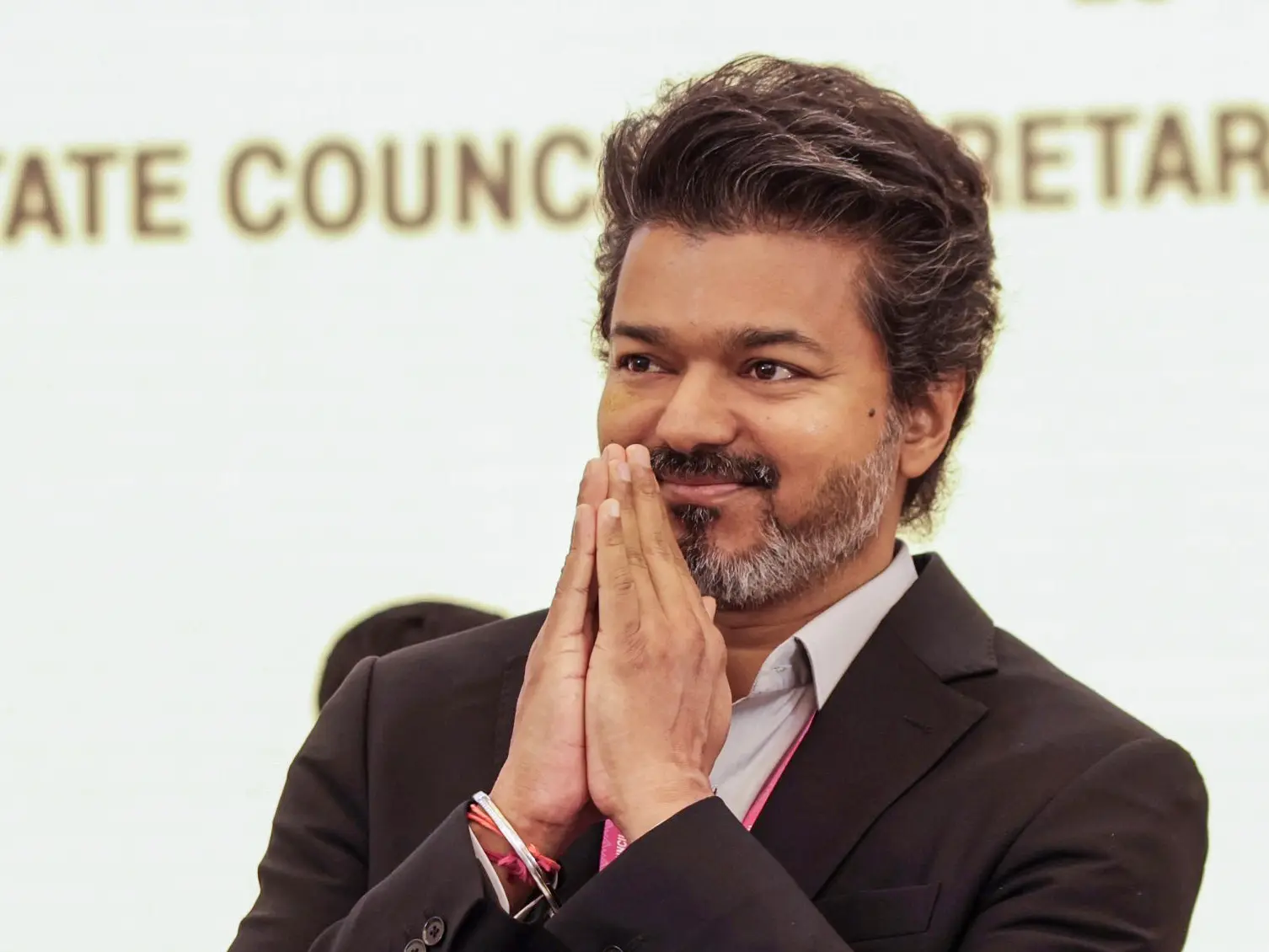 No selfies with God, no reels inside: Tamil Nadu CM bans smartphones in temples | Gravitas No selfies with God, no reels inside: Tamil Nadu CM bans smartphones in temples | Gravitas