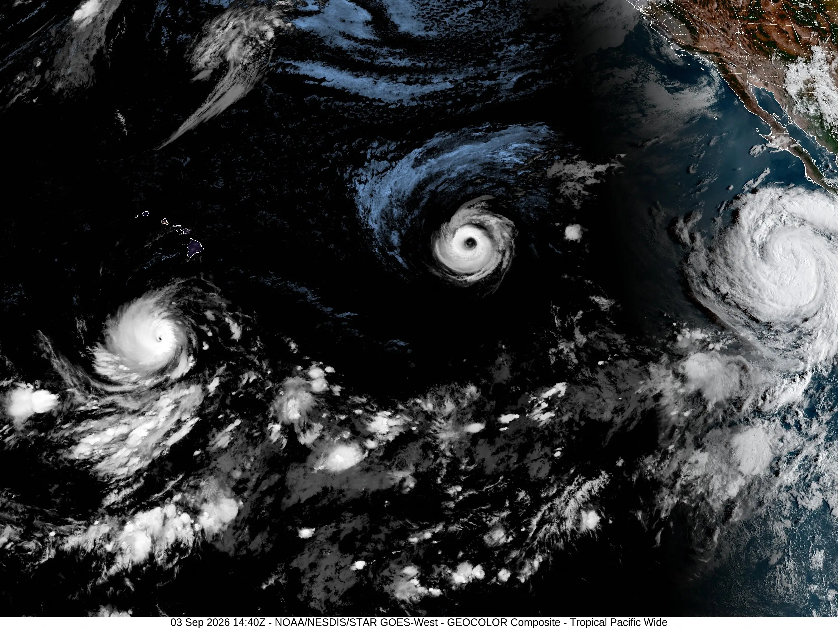Super El Niño brews three hurricanes in Pacific Ocean, Category 4 Lowell heads for Hawaii Super El Niño brews three hurricanes in Pacific Ocean, Category 4 Lowell heads for Hawaii