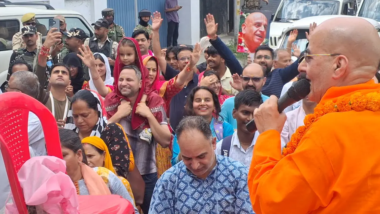 Amid threats, Kashmir celebrates Janmashtami with grand procession, message of communal harmony