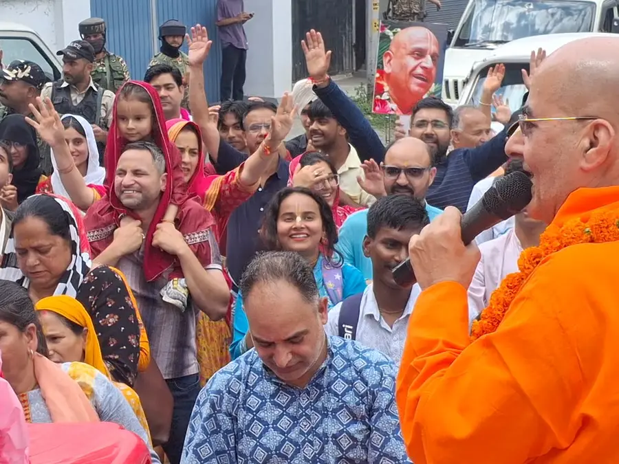 Amid threats, Kashmir celebrates Janmashtami with grand procession, message of communal harmony