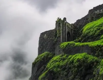 Woman, two children die after fall from Maharashtra's Naldurg fort; dowry harassment case filed
