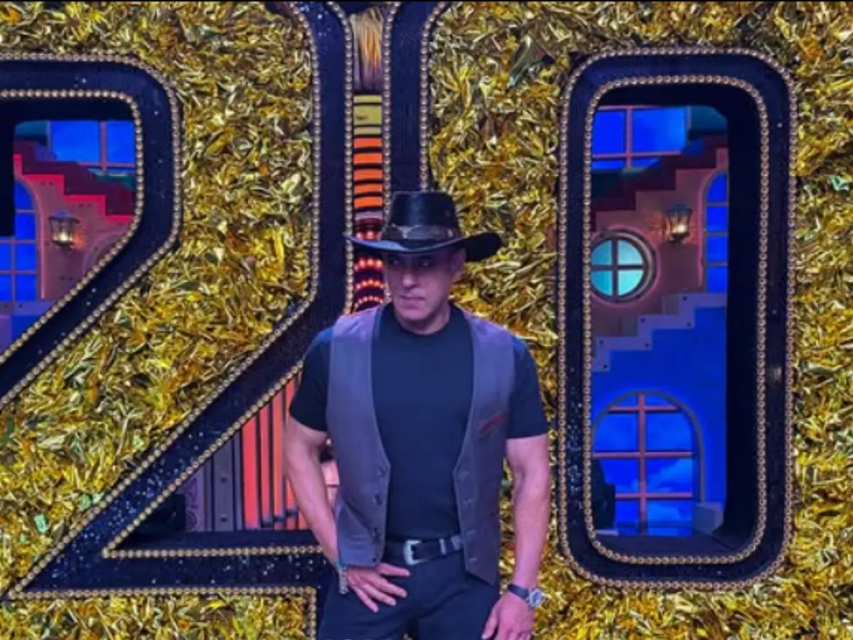 Salman Khan loses patience with paparazzi ahead of Bigg Boss 20 premiere: 'This is not my job' Salman Khan loses patience with paparazzi ahead of Bigg Boss 20 premiere: 'This is not my job'