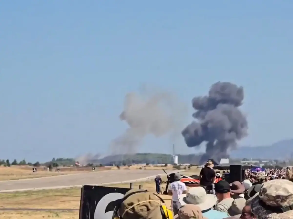 Greek F-4 Phantom fighter jet crashed during airshow near Athens Greek F-4 Phantom fighter jet crashed during airshow near Athens