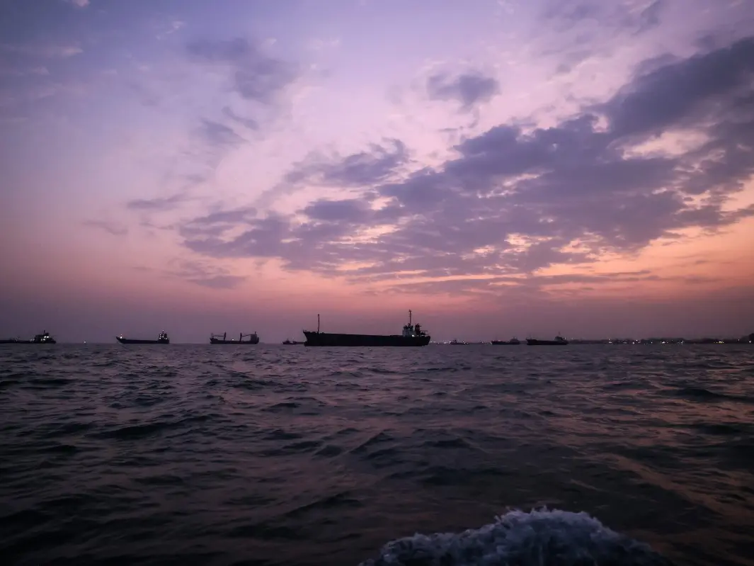 Iran claims US vessel strike near Strait of Hormuz, Pentagon calls it ‘total lie’ Iran claims US vessel strike near Strait of Hormuz, Pentagon calls it ‘total lie’