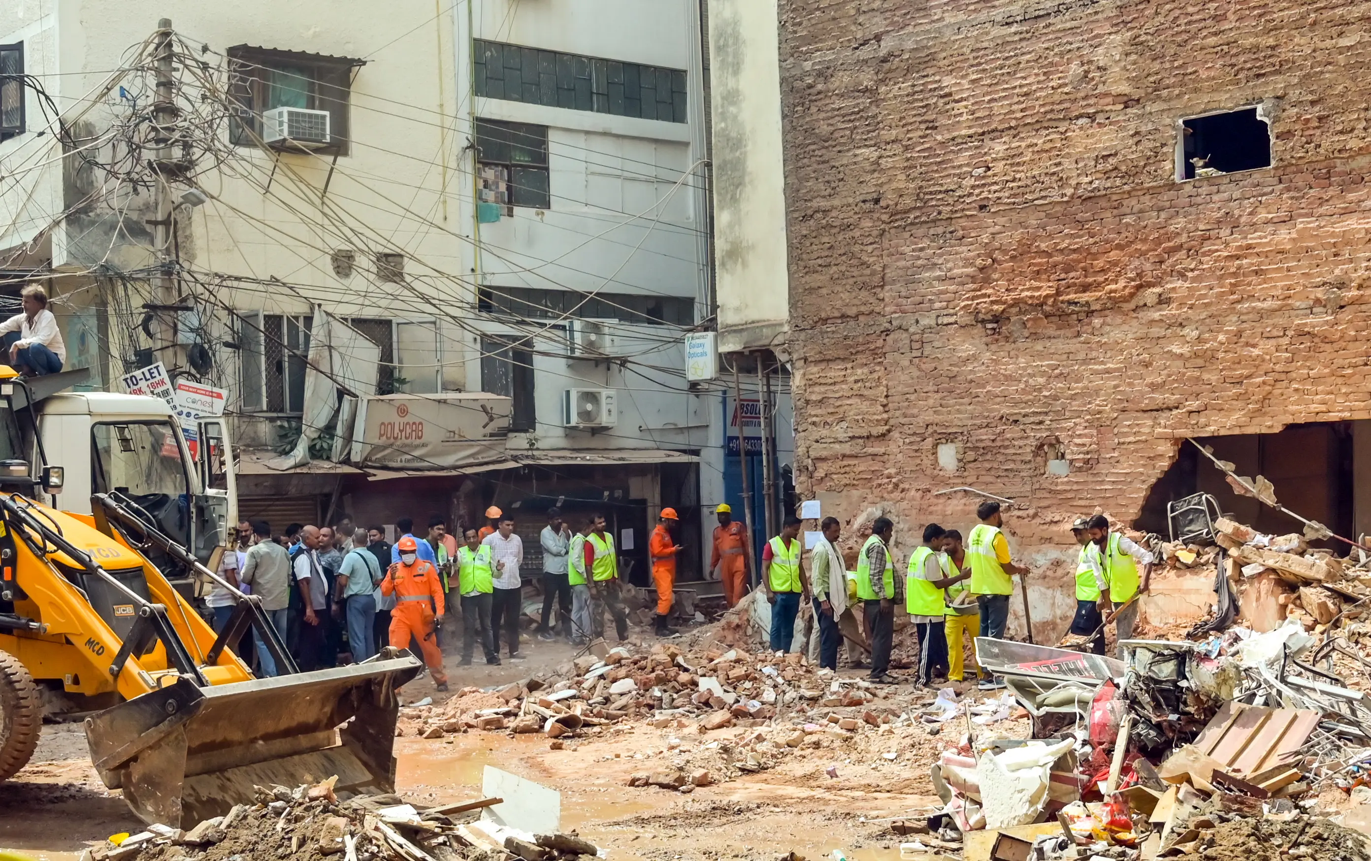 Delhi building collapse: ABVP warns PG owners, NSUI alleges death toll cover-up as govt orders audit of PG hubs