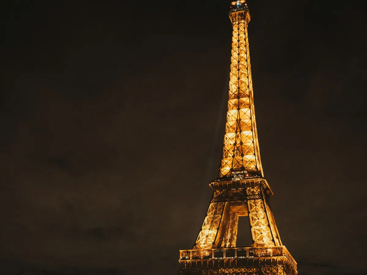 Eiffel Tower female staff told to 'make themselves invisible' for Hindu group's visit Eiffel Tower female staff told to 'make themselves invisible' for Hindu group's visit