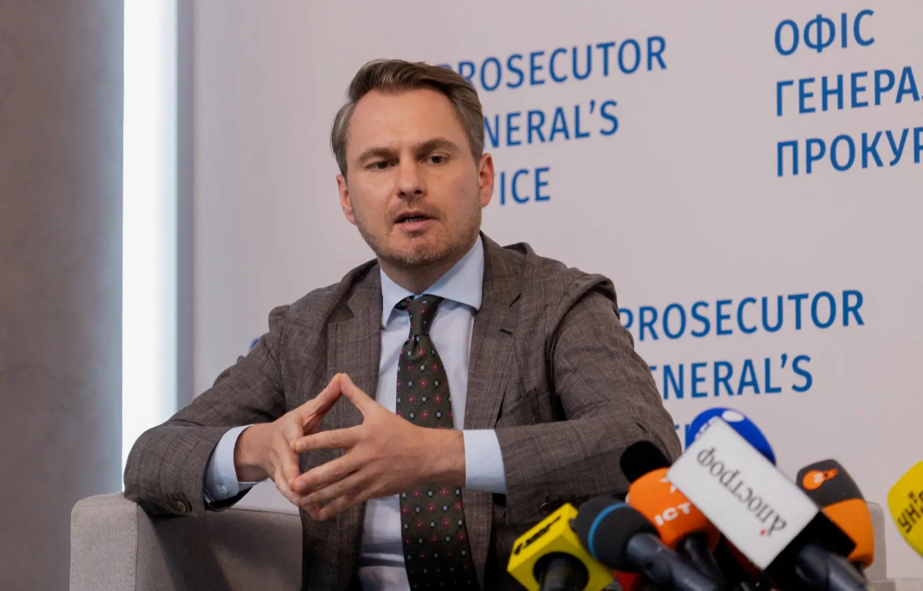 Gravitas | Fresh churn in Zelensky's team: Ukraine's prosecutor general quits amid corruption probe
