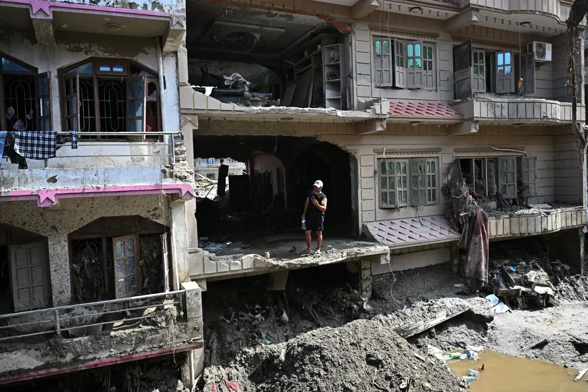 5.3 magnitude earthquake strikes Nepal days after devastating floods
