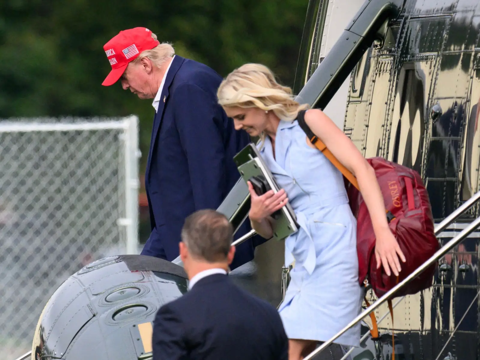 Trump's $135,000 holiday surprise for three White House aides revealed in new disclosures Trump's $135,000 holiday surprise for three White House aides revealed in new disclosures